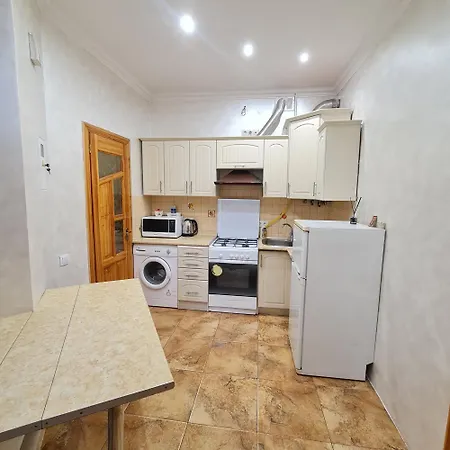 Апартаменти 5Хв Від Жд Вокзалу Lviv Exterior photo
